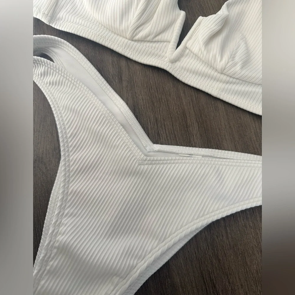 White Ribbed V-Cut Bikini Set - Picture 3 of 9